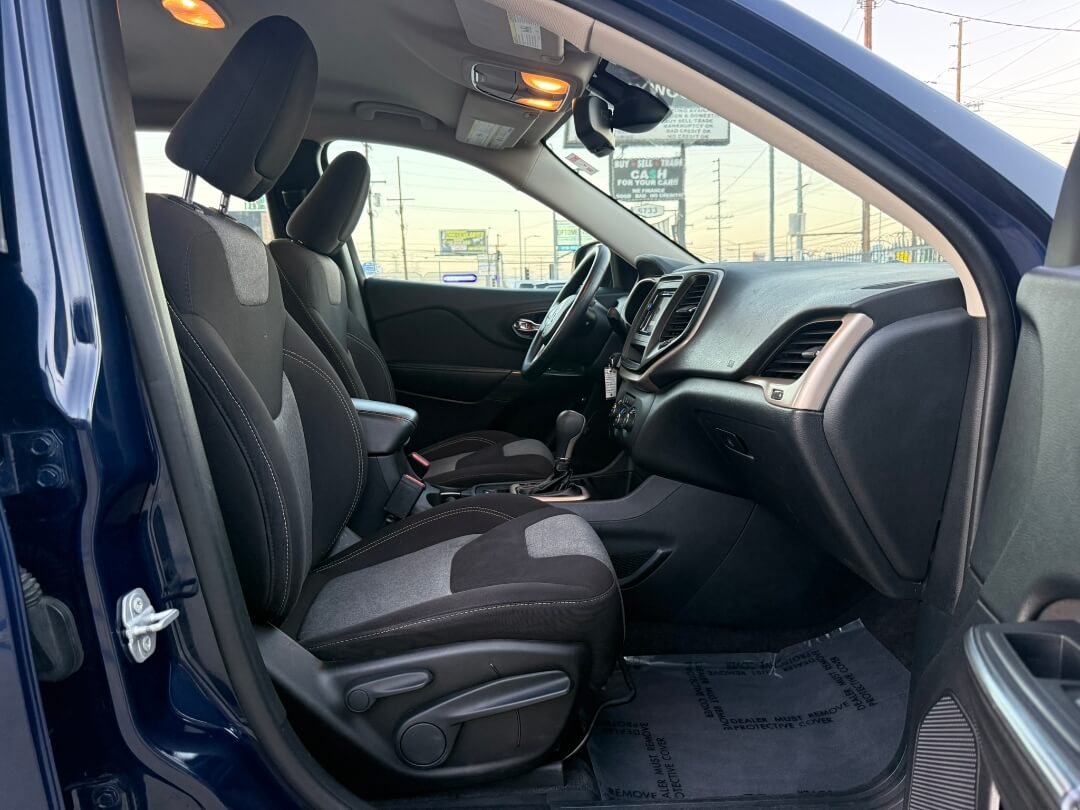 2016 Jeep Cherokee Sport