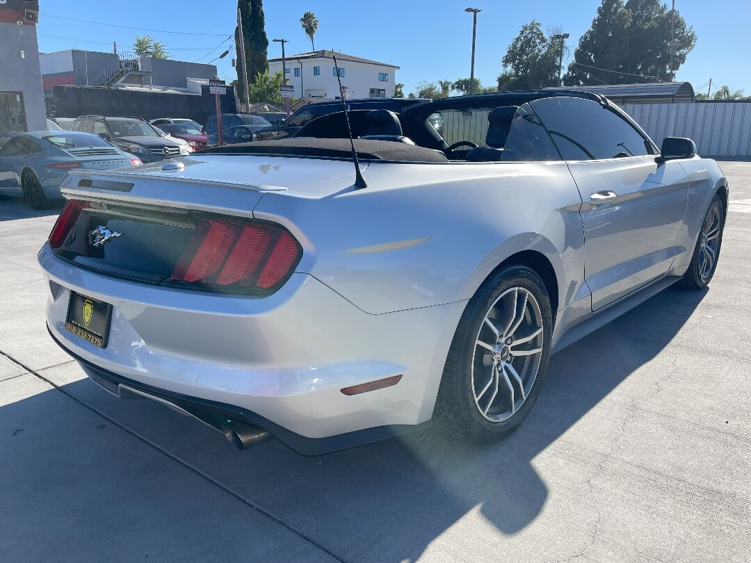 2017 Ford Mustang EcoBoost Premium - Photo 7