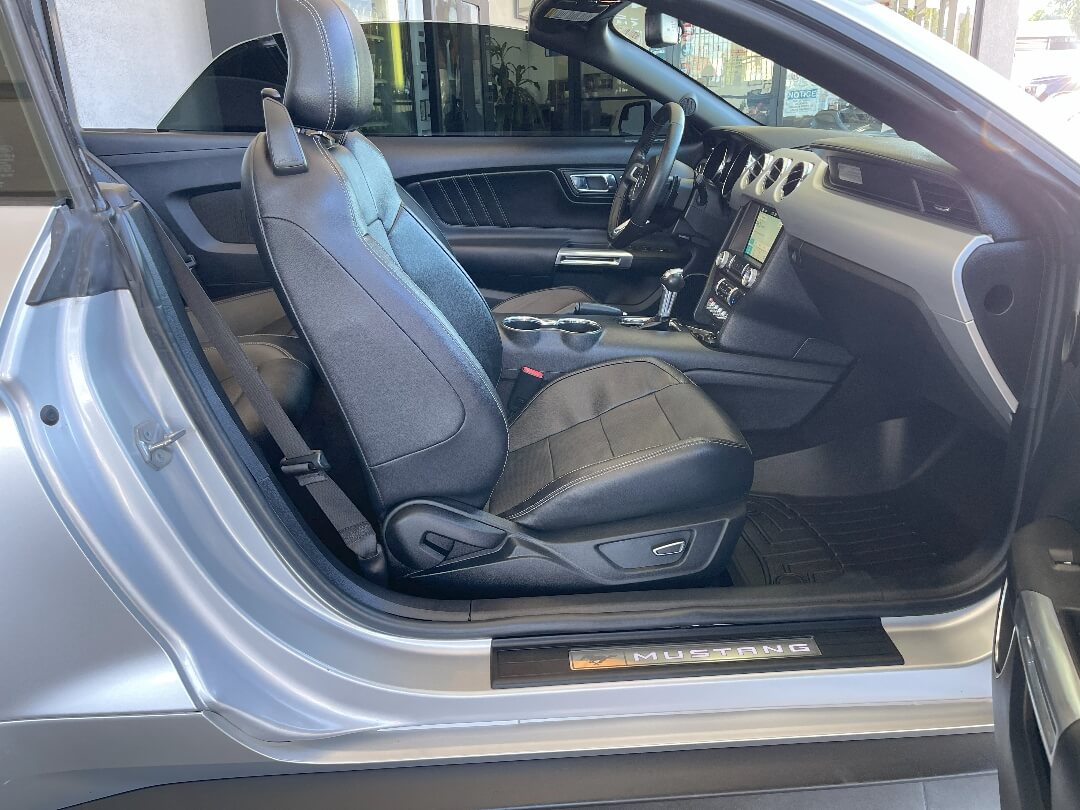 2017 Ford Mustang EcoBoost Premium - Photo 17