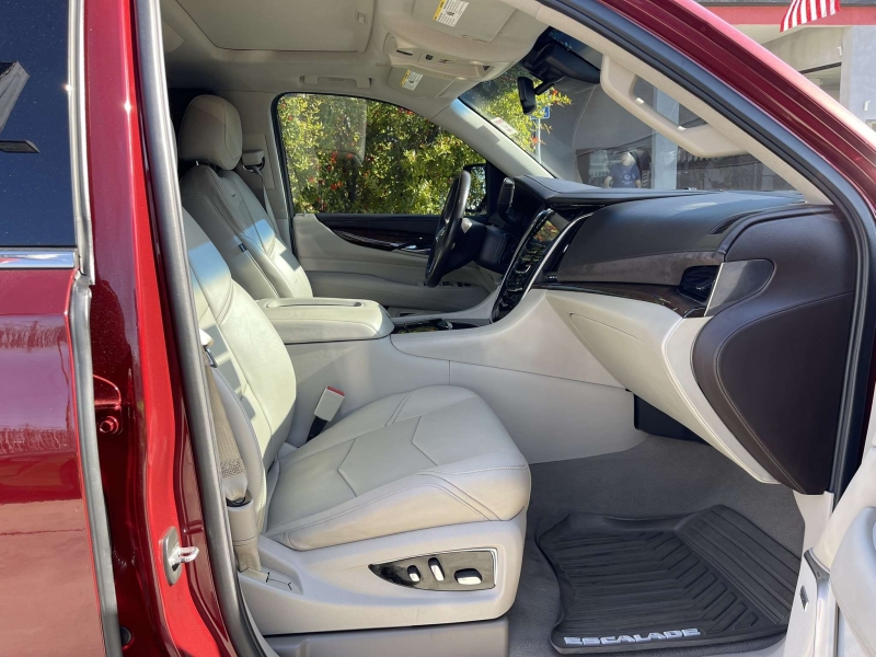 2016 Cadillac Escalade Premium Luxury photo 18