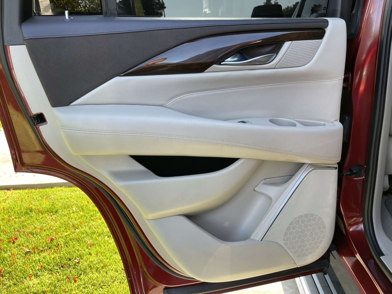 2016 Cadillac Escalade Premium Luxury photo 15
