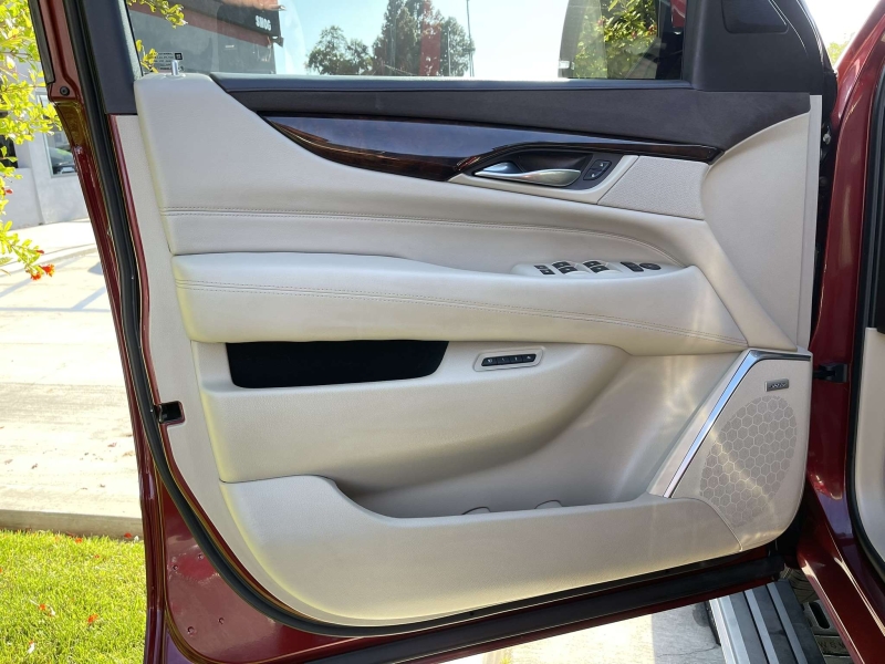 2016 Cadillac Escalade Premium Luxury photo 13