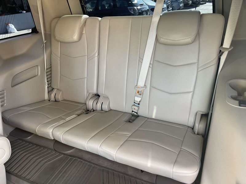 2016 Cadillac Escalade Premium Luxury photo 21