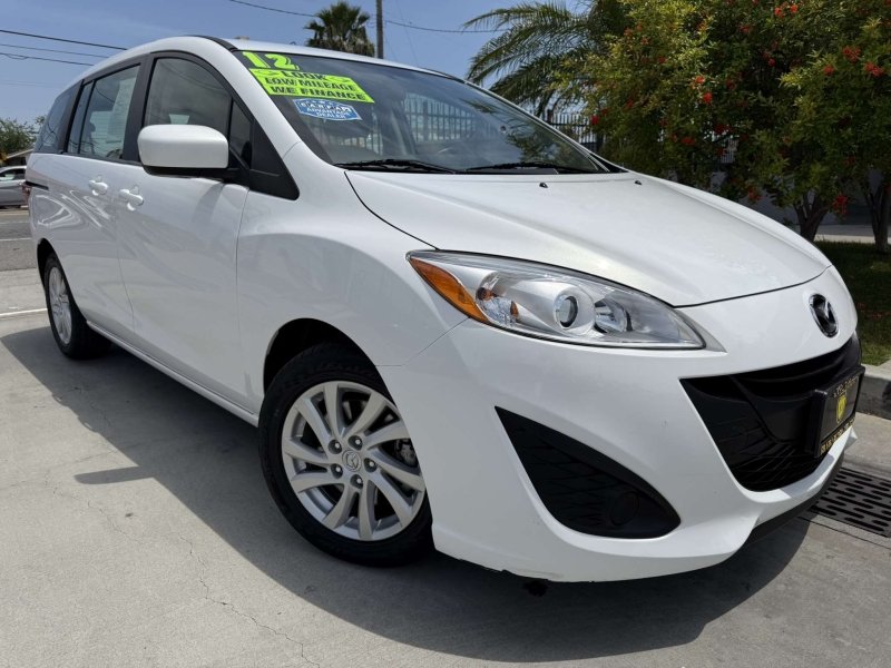 2016 Toyota Prius Four photo 26