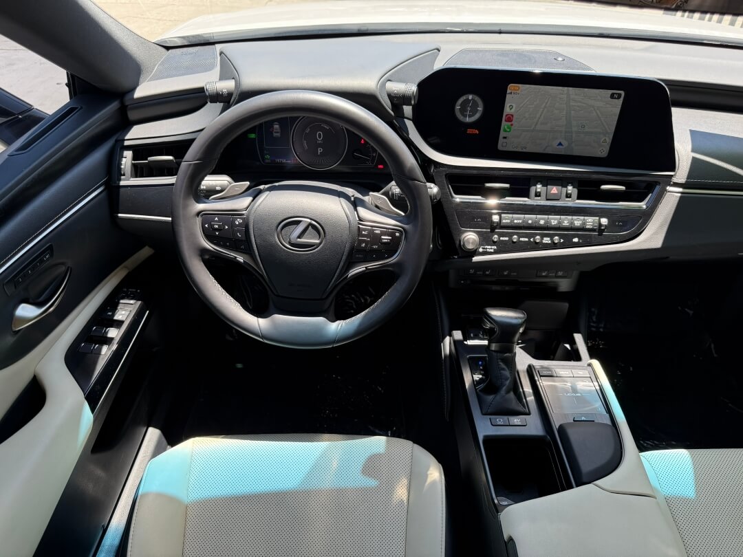 2022 Lexus ES 300h Premium photo 20