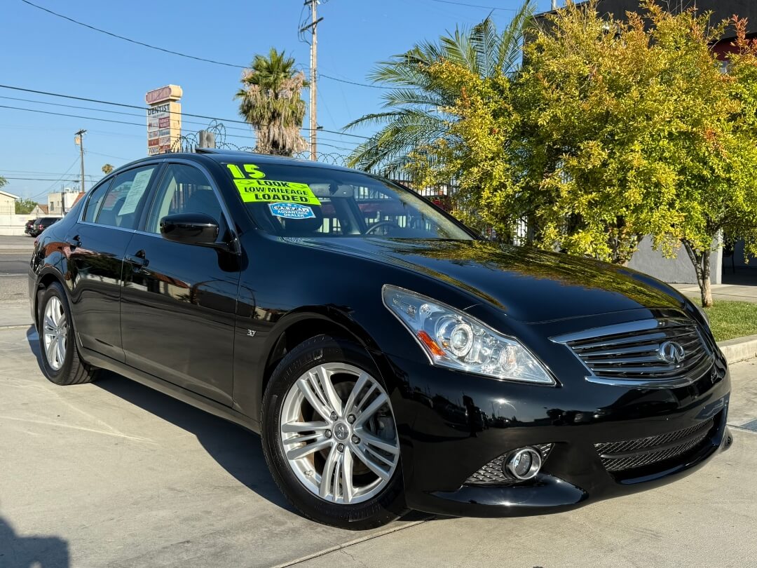 2015 INFINITI Q40 3.7's photo