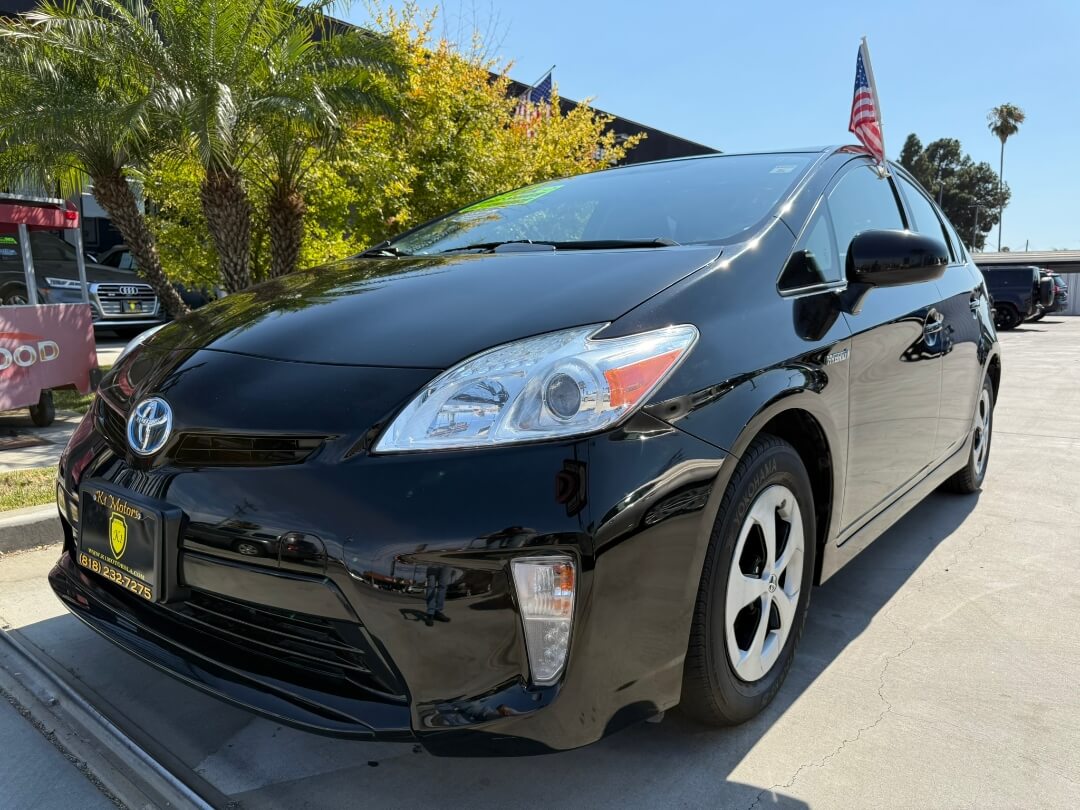 2015 Toyota Prius Three photo 4