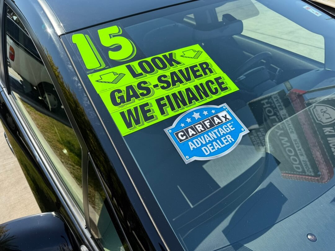 2015 Toyota Prius Three photo 2