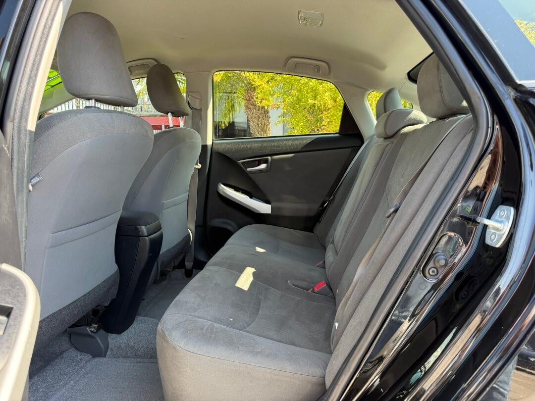2015 Toyota Prius Three photo 19