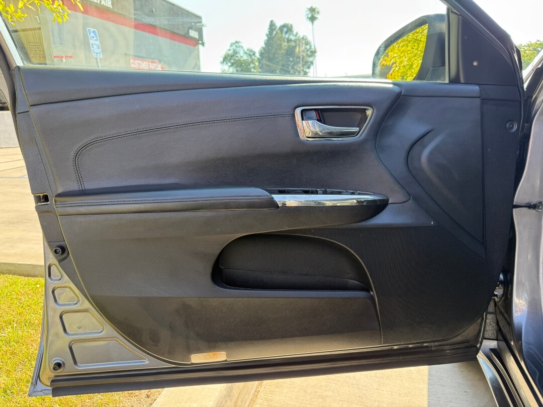 2014 Toyota Avalon XLE photo 13