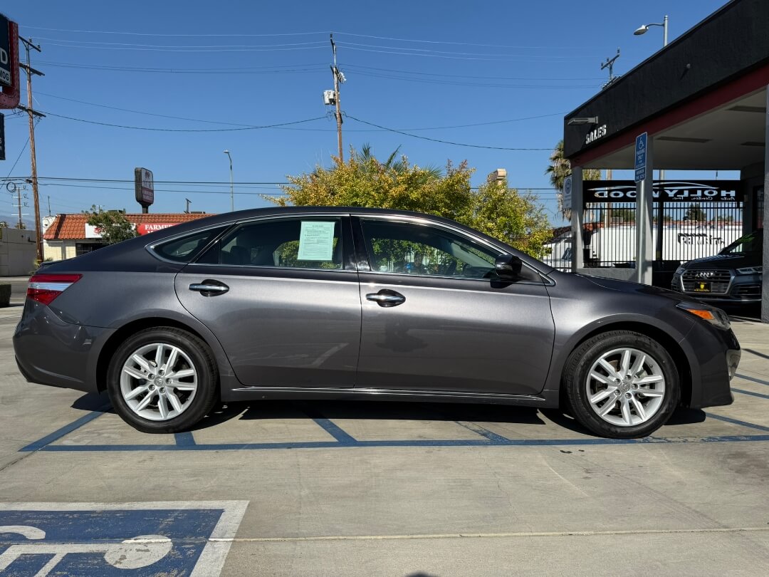 2014 Toyota Avalon XLE photo 7