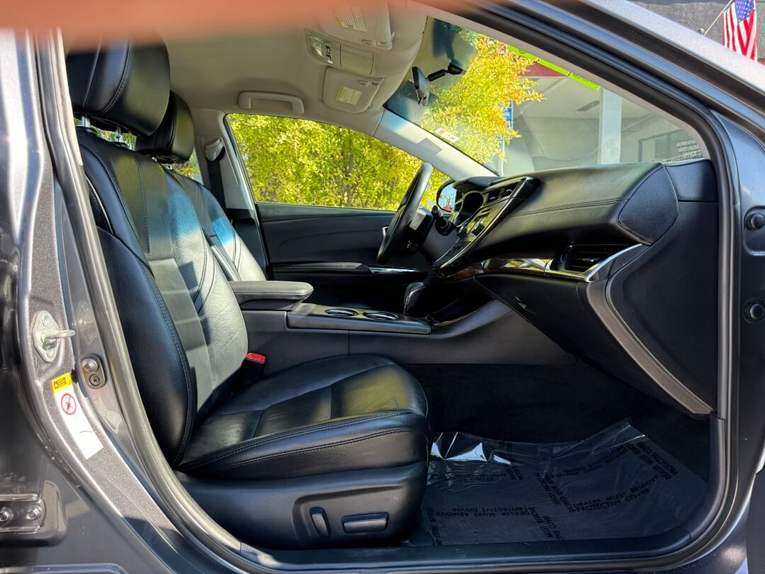 2014 Toyota Avalon XLE photo 18