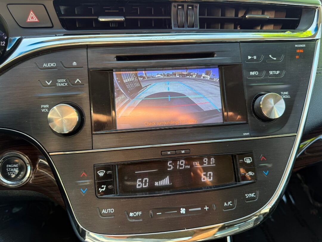 2014 Toyota Avalon XLE photo 23