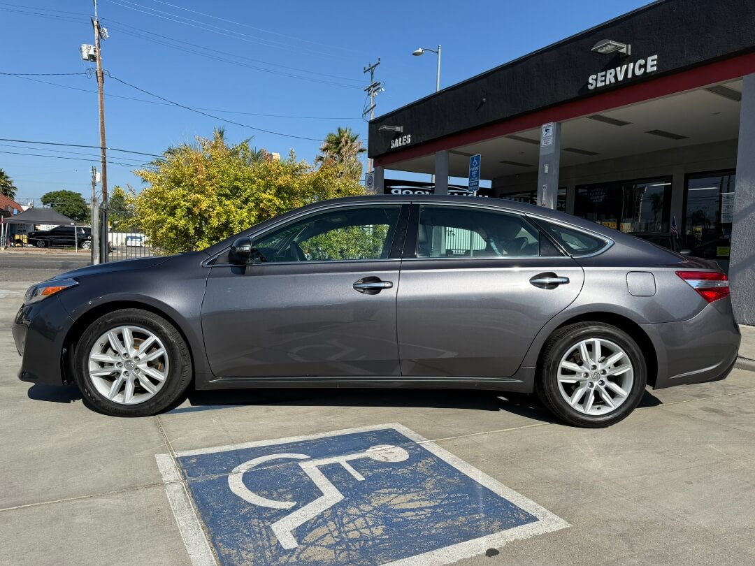 2014 Toyota Avalon XLE photo 8