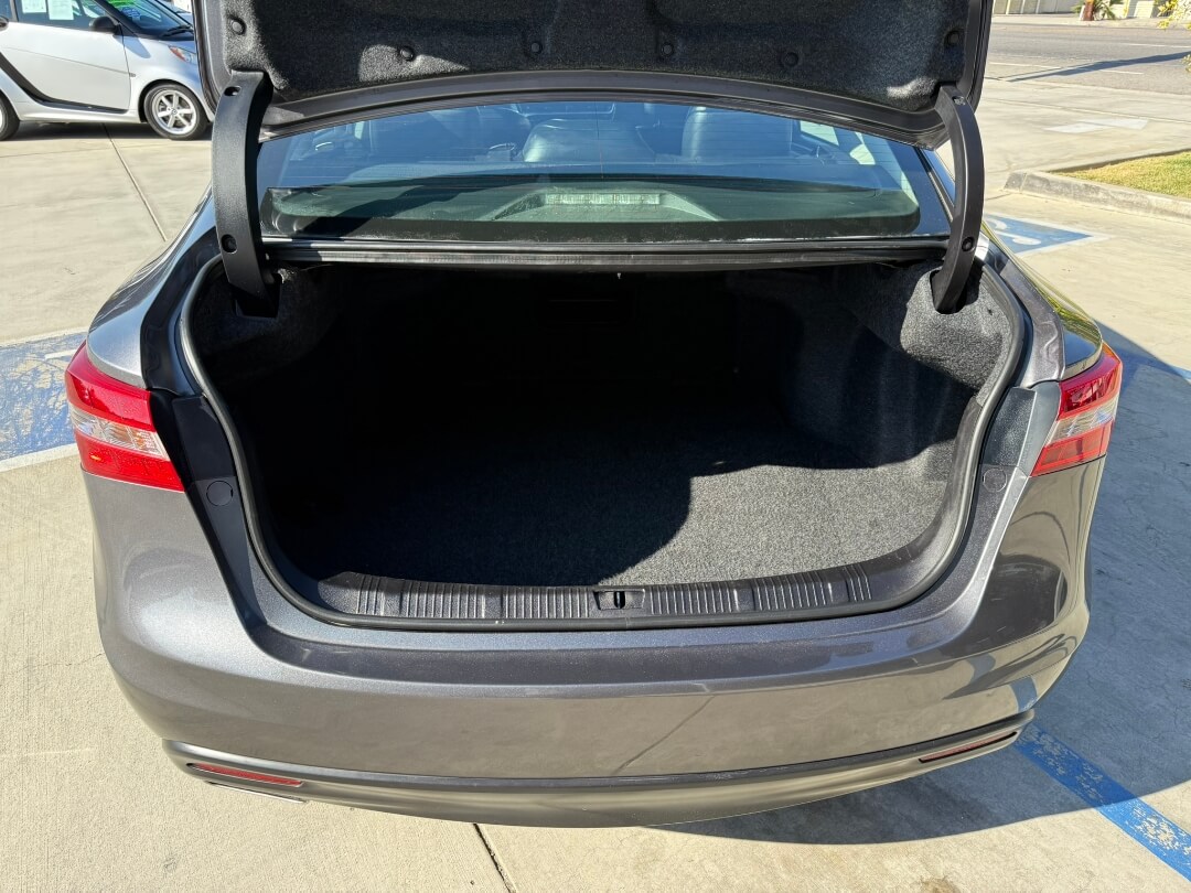 2014 Toyota Avalon XLE photo 12