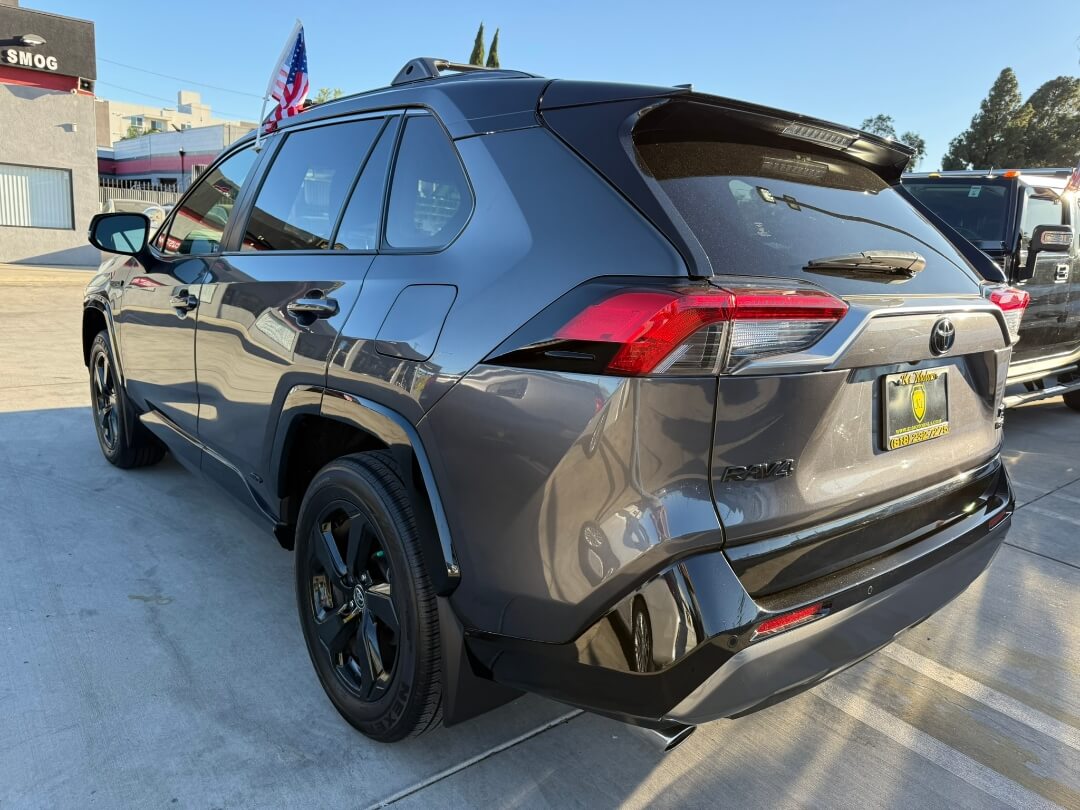 2021 Toyota RAV4 Hybrid XSE photo 3
