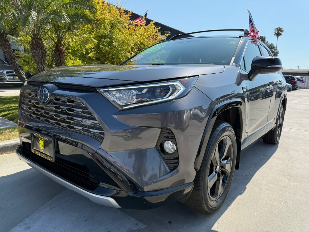 2021 Toyota RAV4 Hybrid XSE photo 2