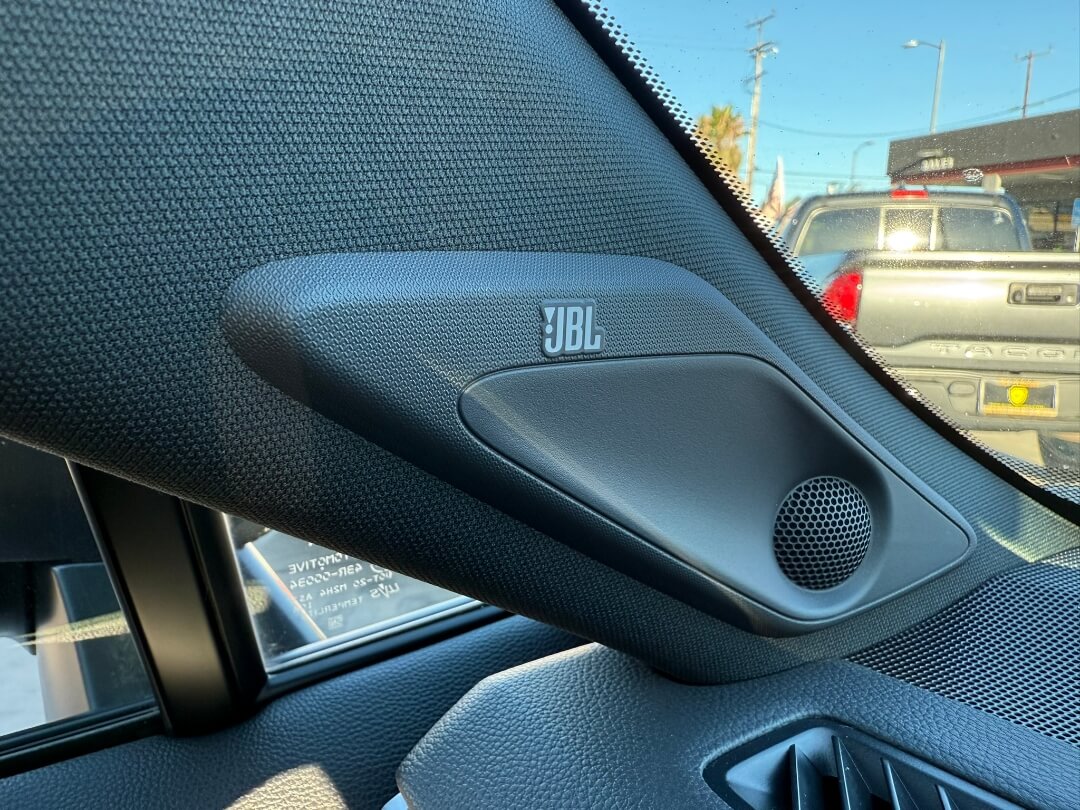 2021 Toyota RAV4 Hybrid XSE photo 22