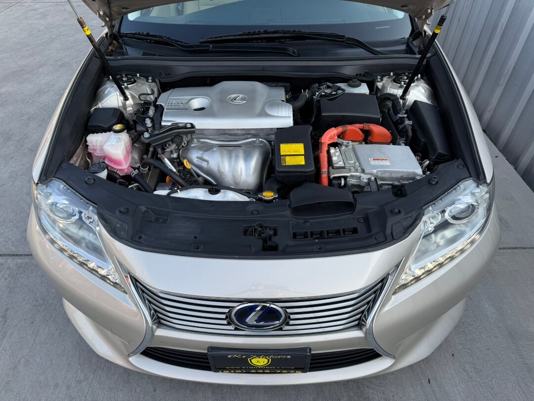 2013 Lexus ES 300h Base photo 11