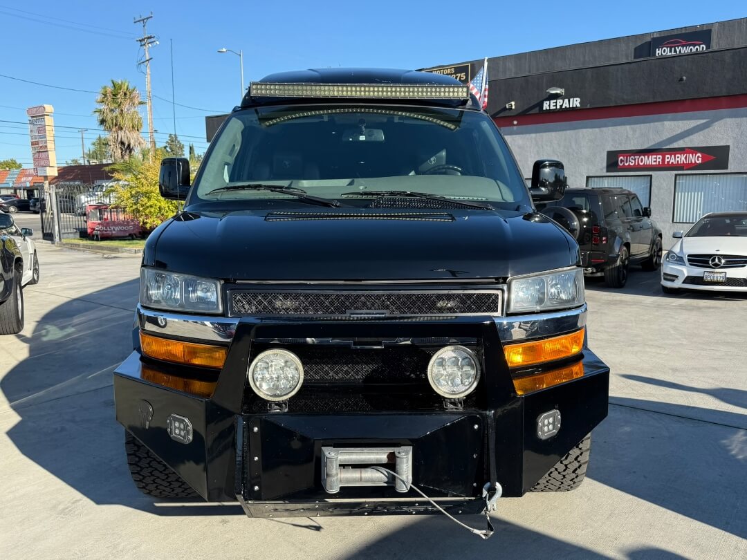 2018 Chevrolet Express 2500 photo 3