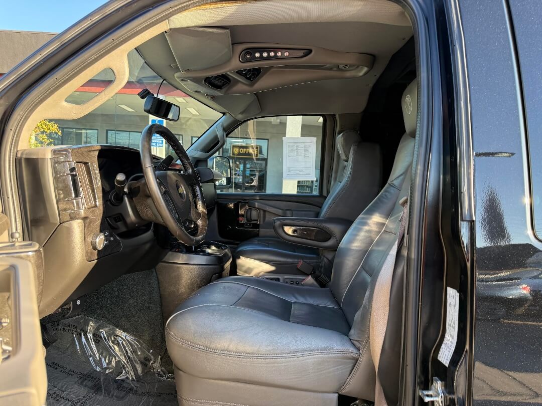2018 Chevrolet Express 2500 photo 14