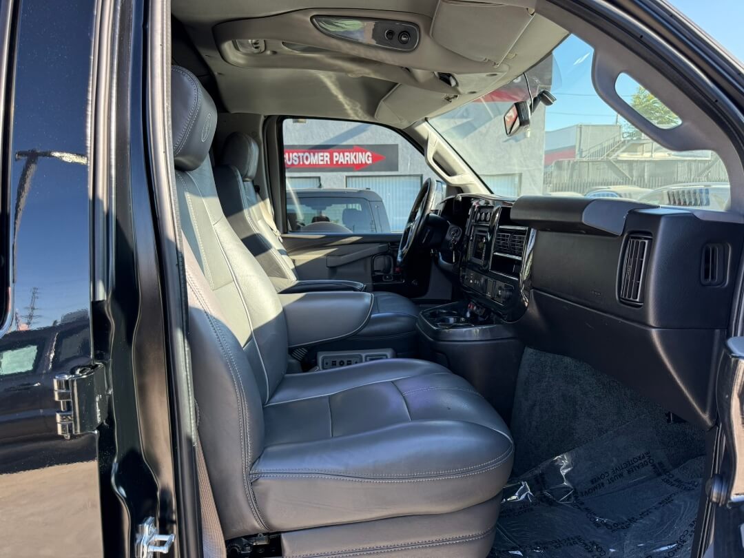 2018 Chevrolet Express 2500 photo 15