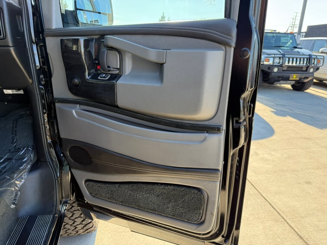 2018 Chevrolet Express 2500 photo 9