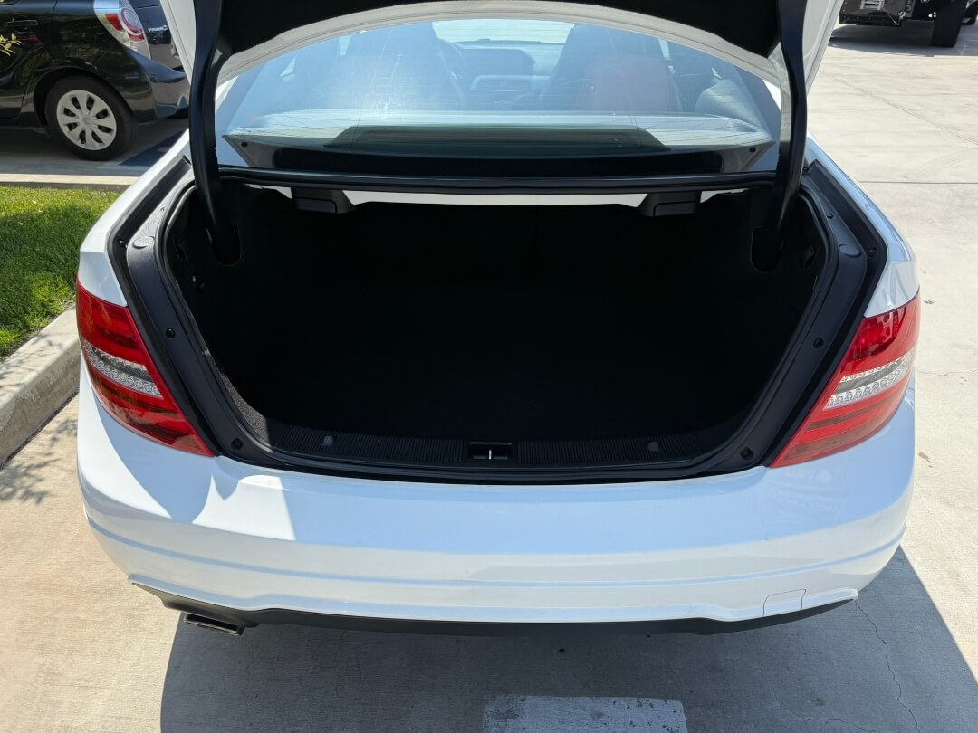 2015 Mercedes Benz C 250 photo 11