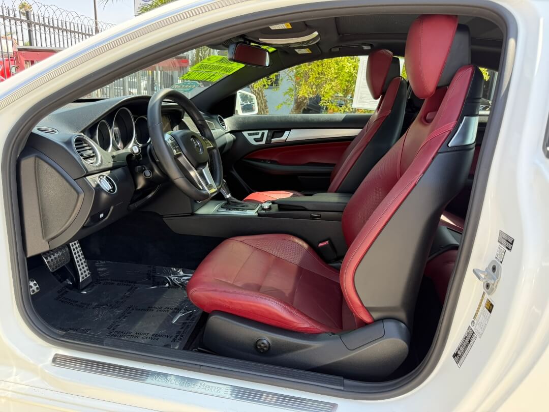 2015 Mercedes Benz C 250 photo 13