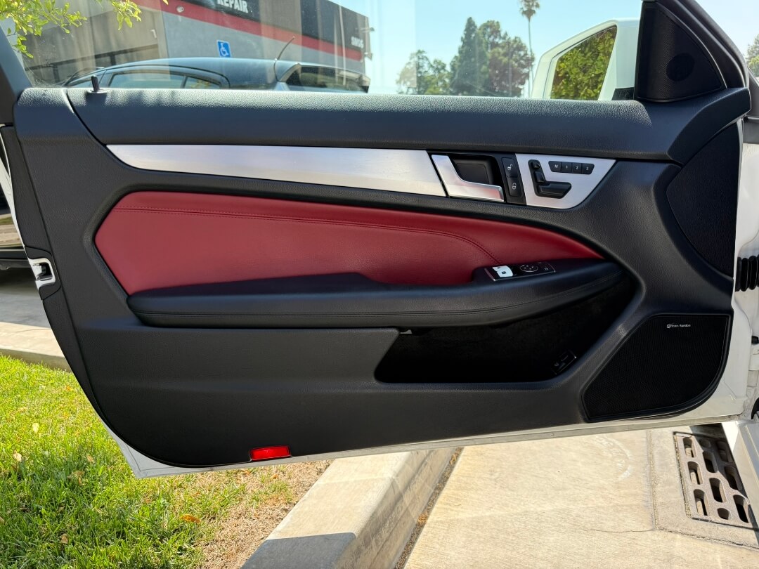 2015 Mercedes Benz C 250 photo 12