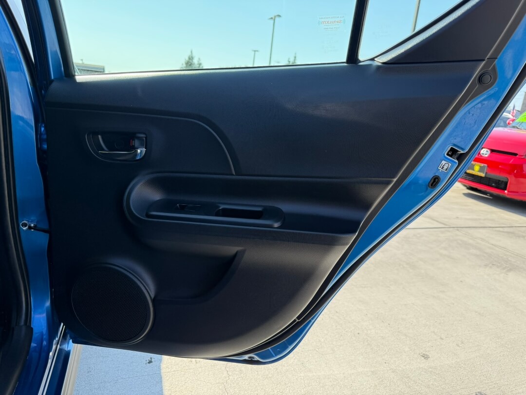 2018 Toyota Prius C Three photo 16