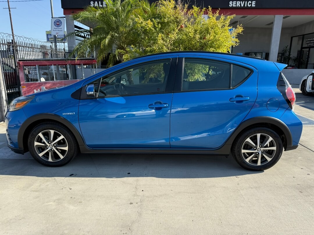 2018 Toyota Prius C Three photo 8