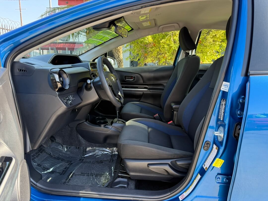 2018 Toyota Prius C Three photo 17