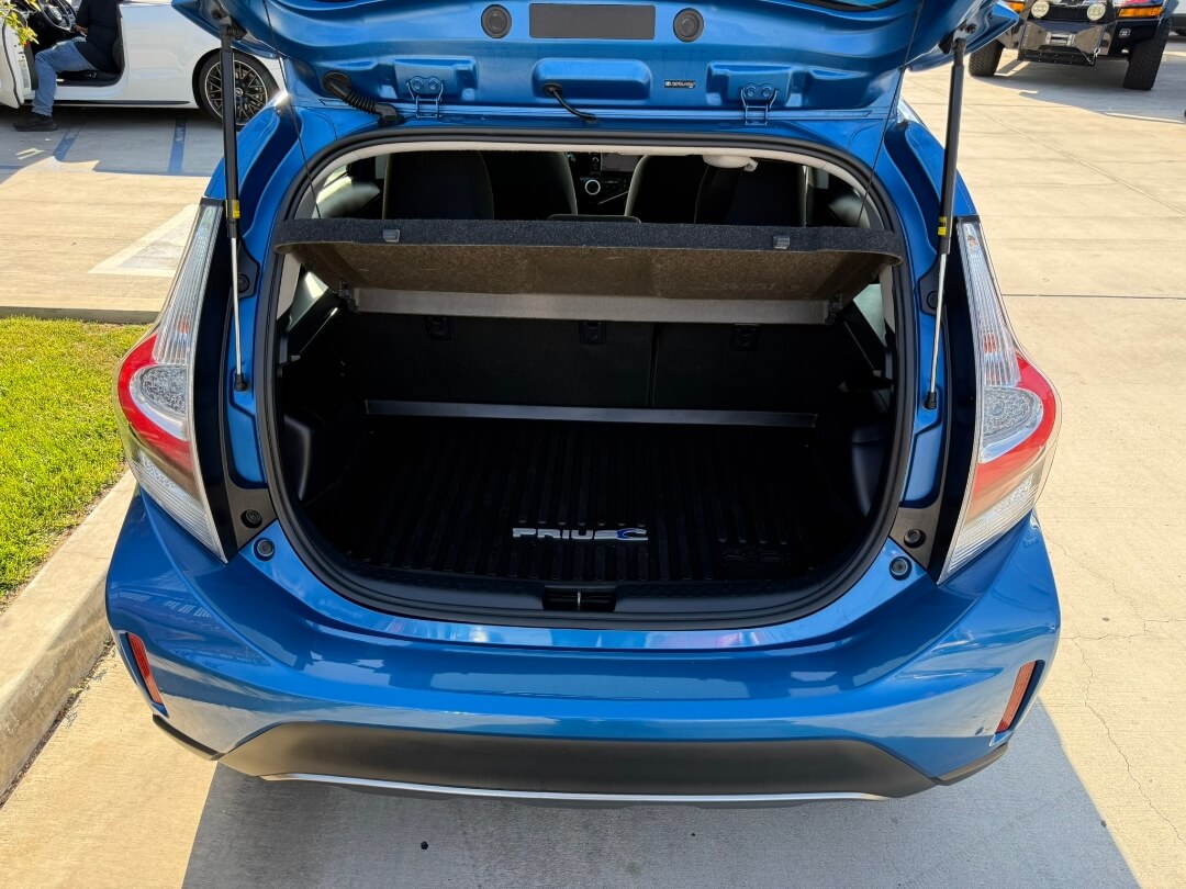 2018 Toyota Prius C Three photo 12
