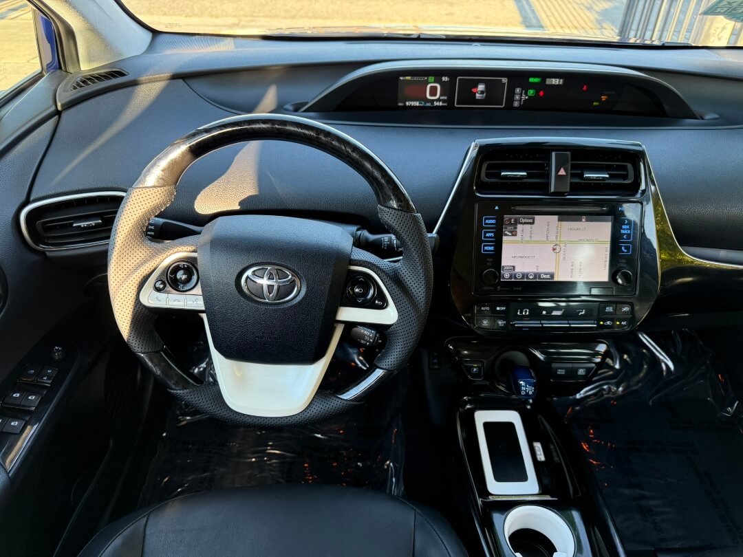 2016 Toyota Prius Four photo 22