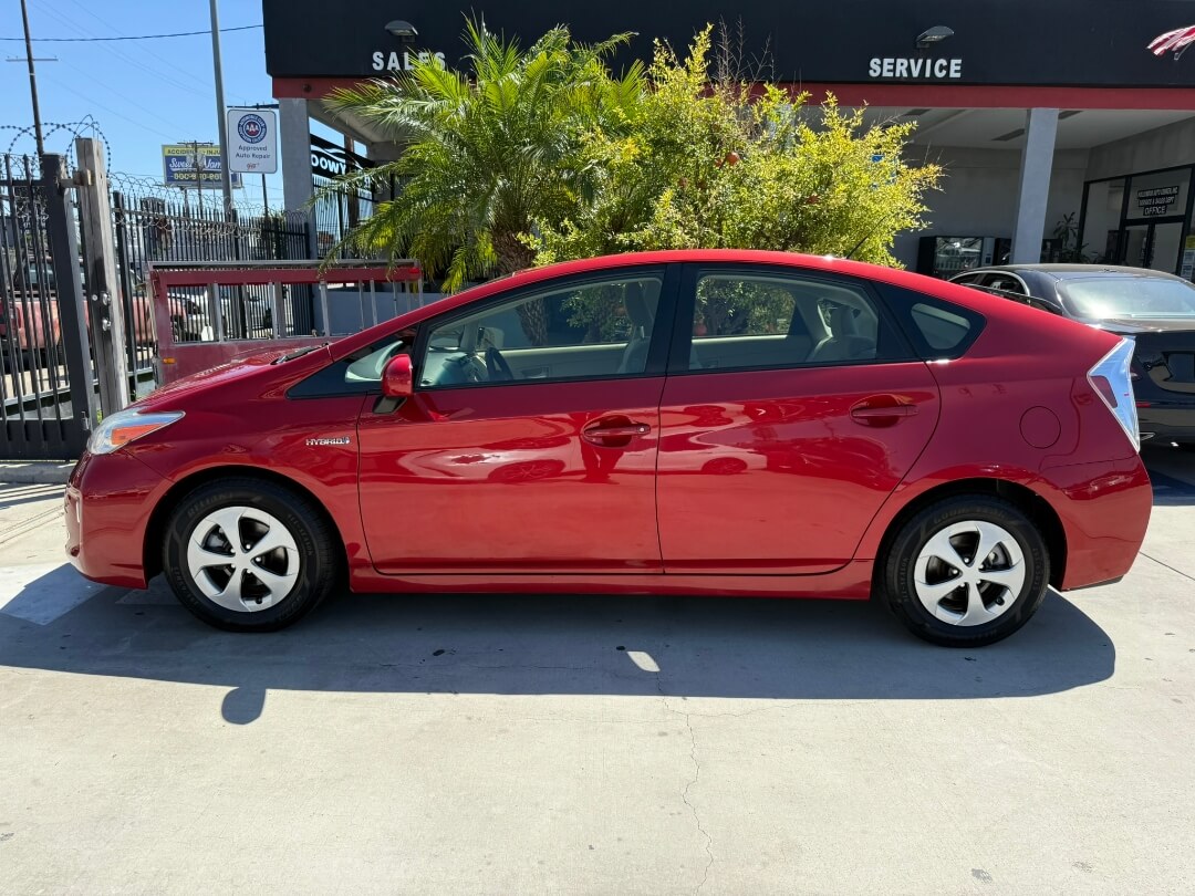 2015 Toyota Prius Three photo 8