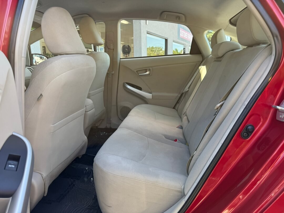 2015 Toyota Prius Three photo 20