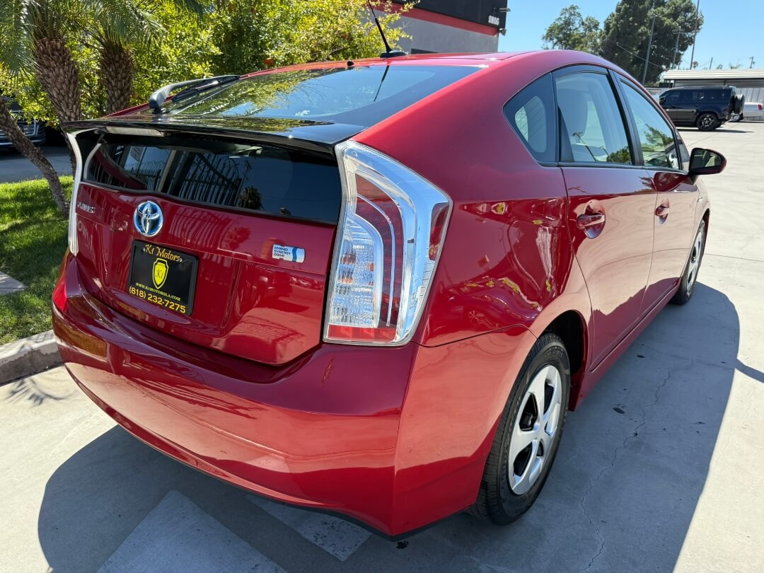 2015 Toyota Prius Three photo 6