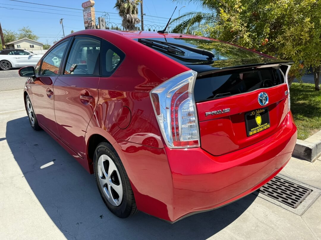 2015 Toyota Prius Three photo 5