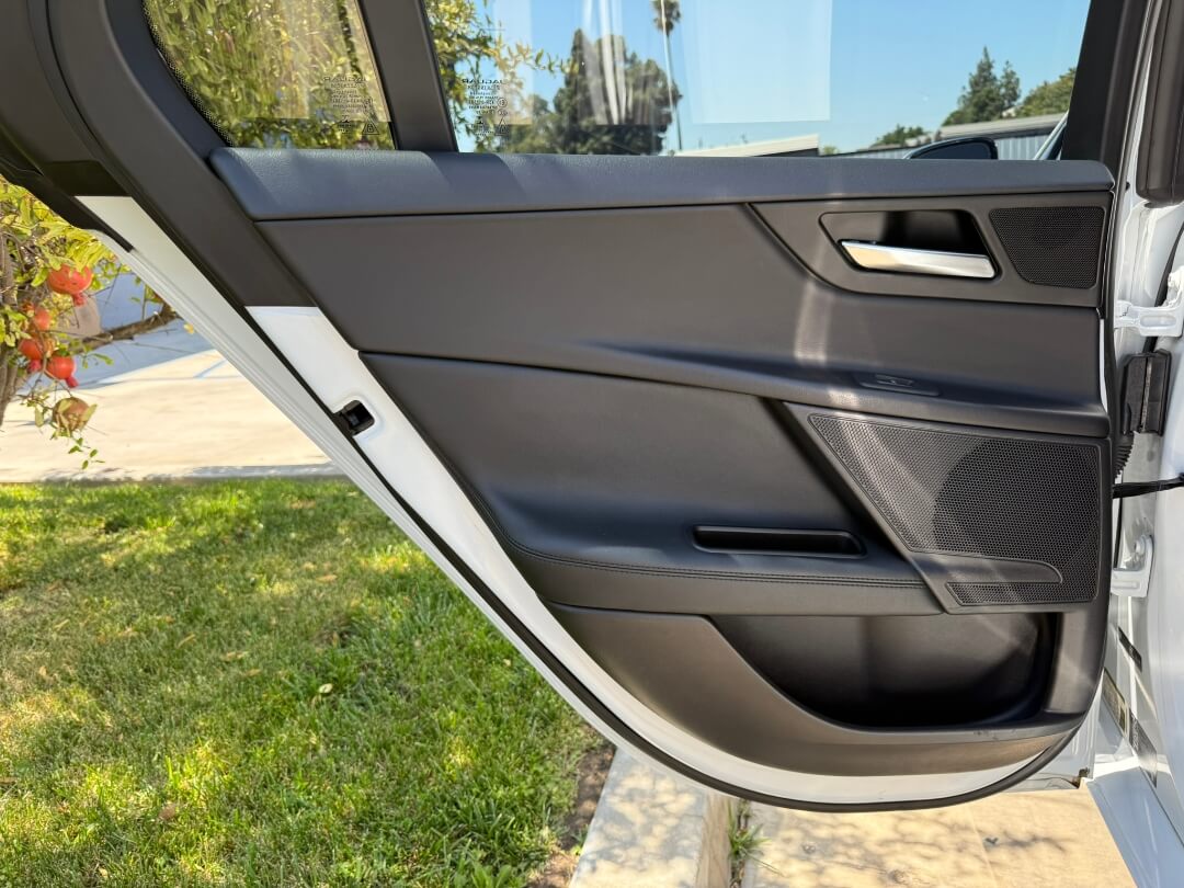 2017 Jaguar XE photo 15
