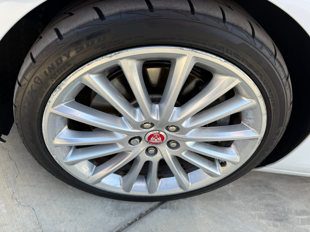 2017 Jaguar XE photo 28
