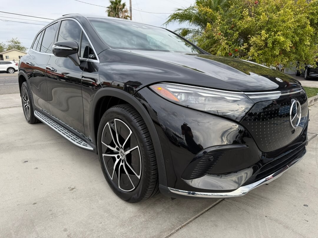 2024 Mercedes-Benz EQS SUV Base's photo