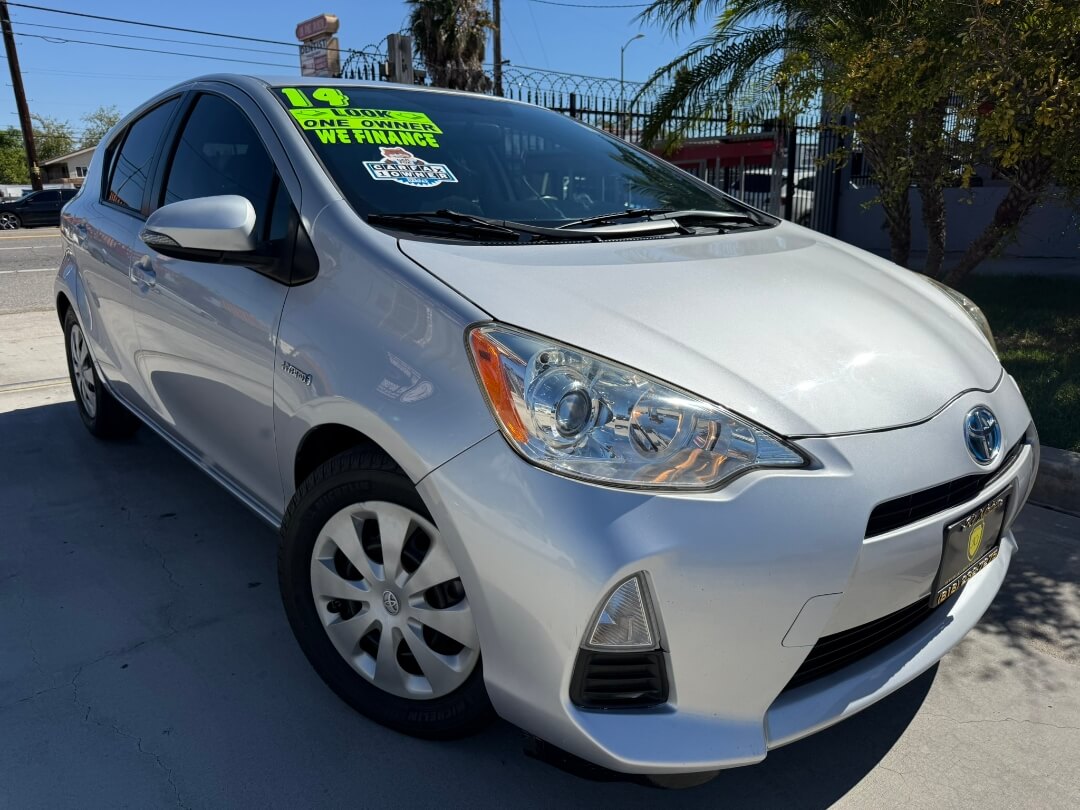 2014 Toyota Prius c Two