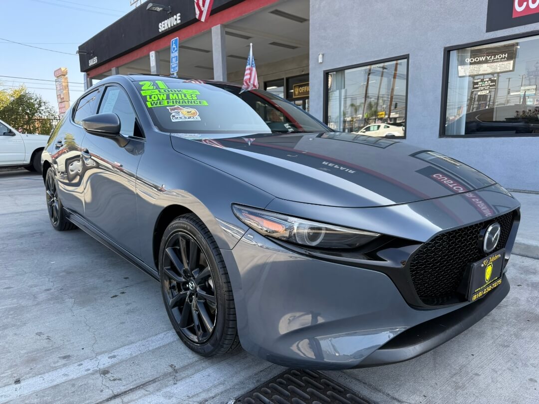 2021 Mazda Mazda3 Hatchback Premium photo 4