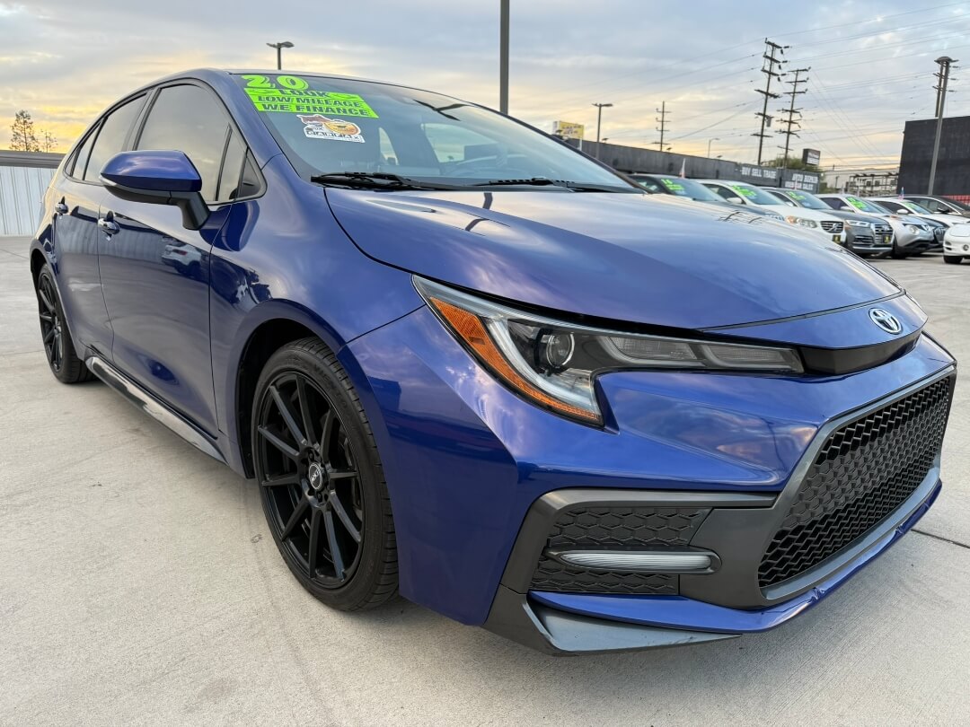 2020 Toyota Corolla SE photo 3