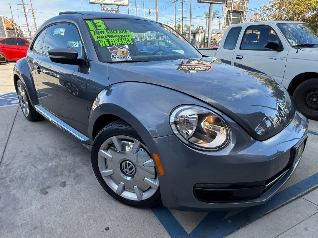 2013 Volkswagen Beetle 2.5's photo