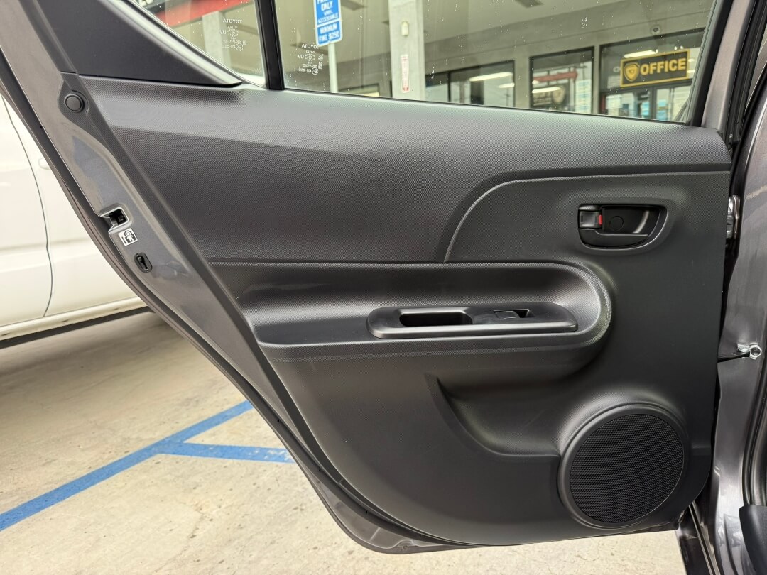 2015 Toyota Prius C One