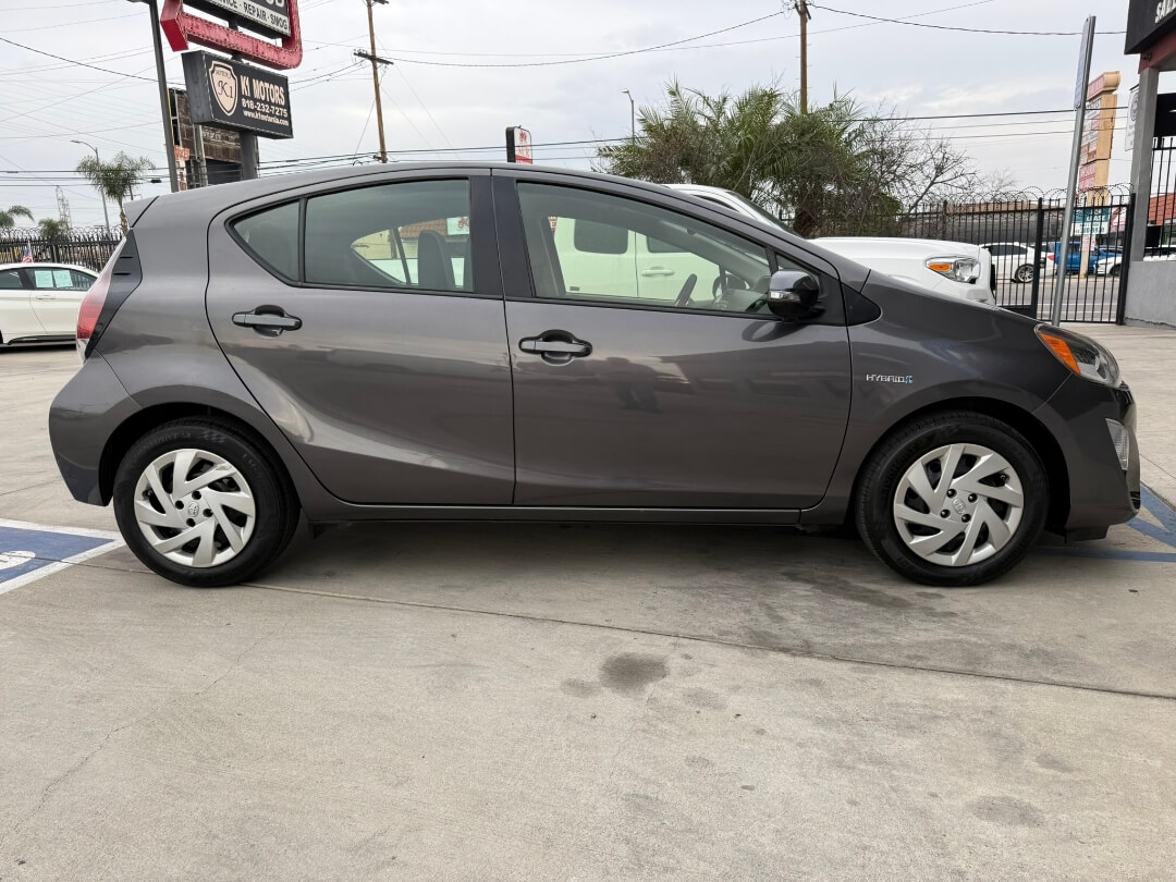 2015 Toyota Prius C One