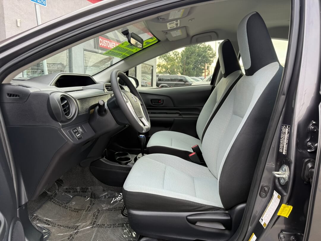 2015 Toyota Prius C One