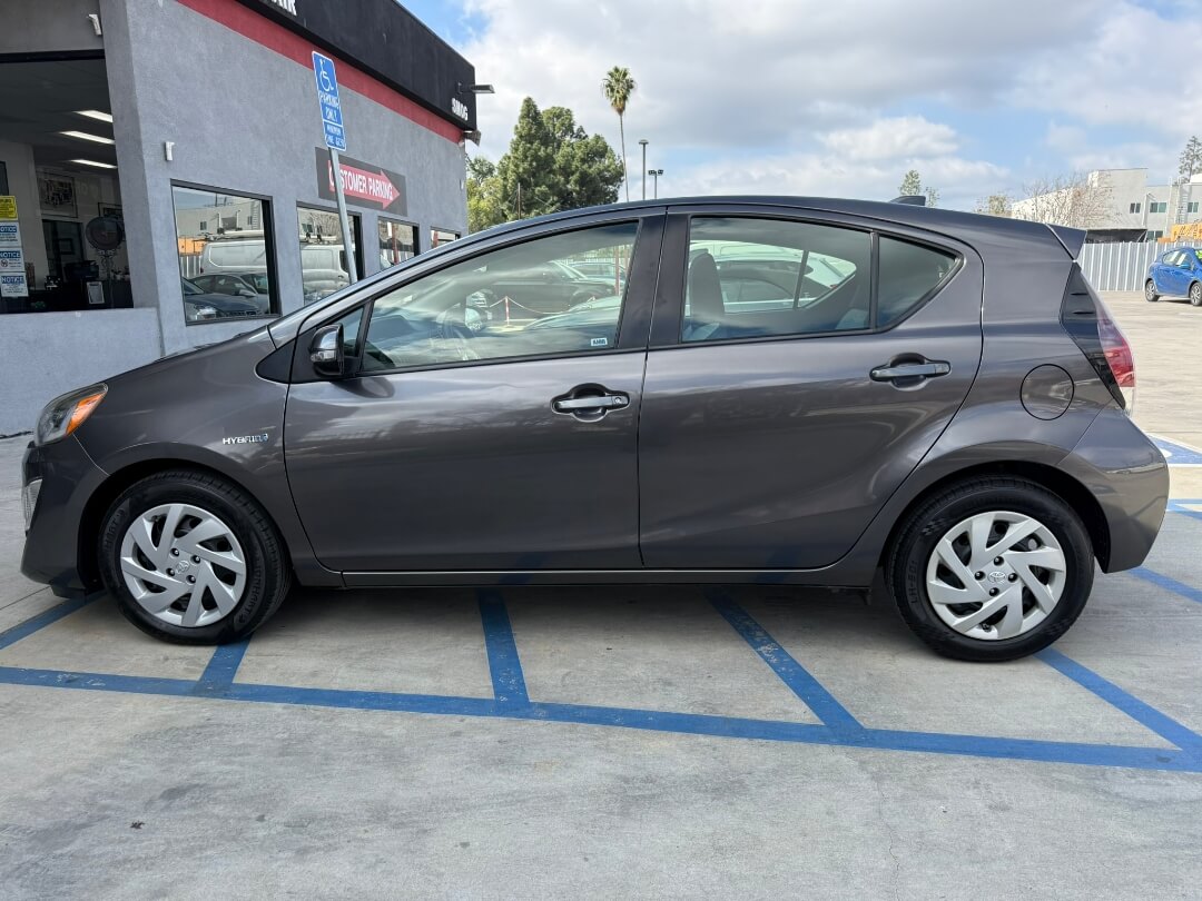 2015 Toyota Prius C One
